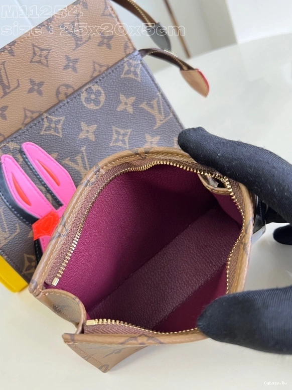 VUITTON Toilet Pouch-25*20*5.5cm LOUIS Trio 0320